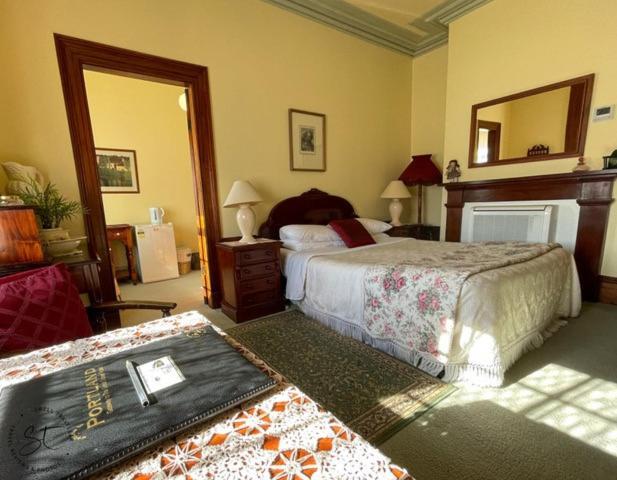 Bed and Breakfast Victoria House Портленд Экстерьер фото